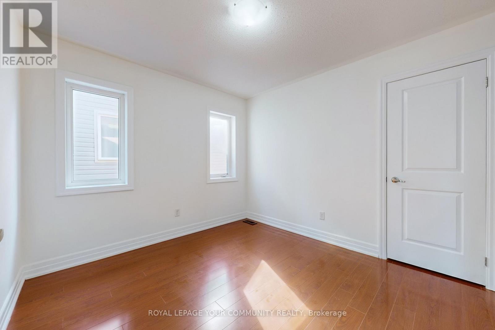 28 Fred Mason Street, Georgina (Keswick South), Ontario  L4P 0B2 - Photo 37 - N12436651