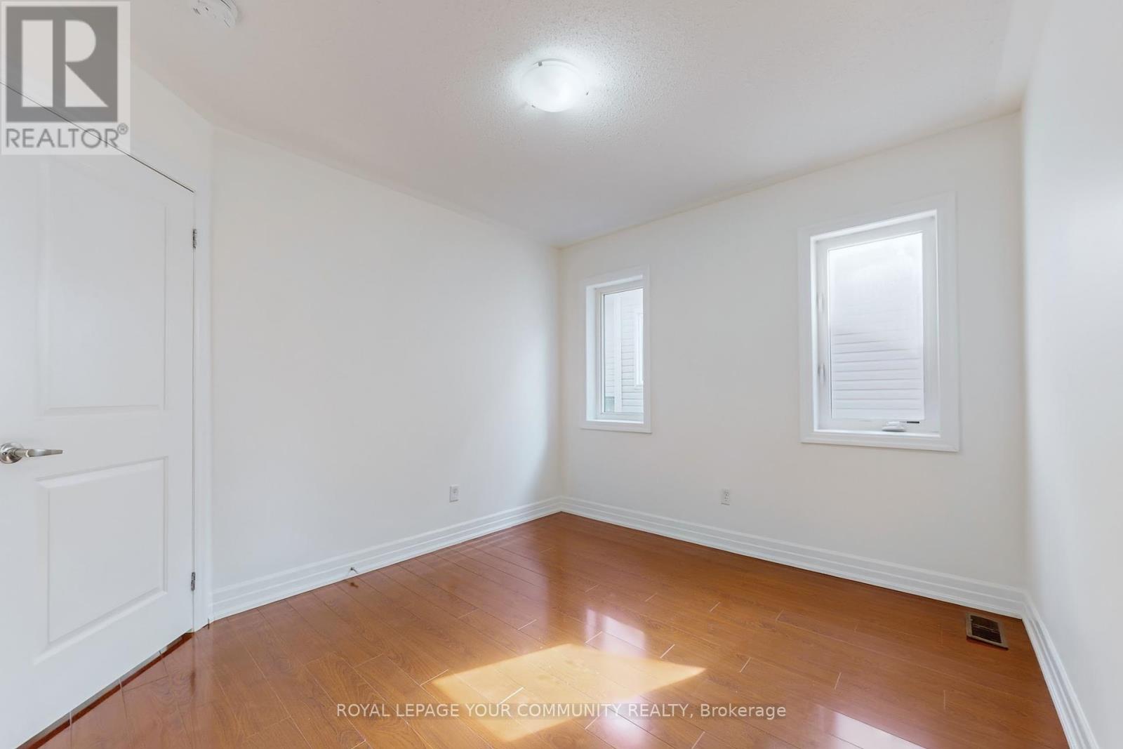 28 Fred Mason Street, Georgina (Keswick South), Ontario  L4P 0B2 - Photo 39 - N12436651