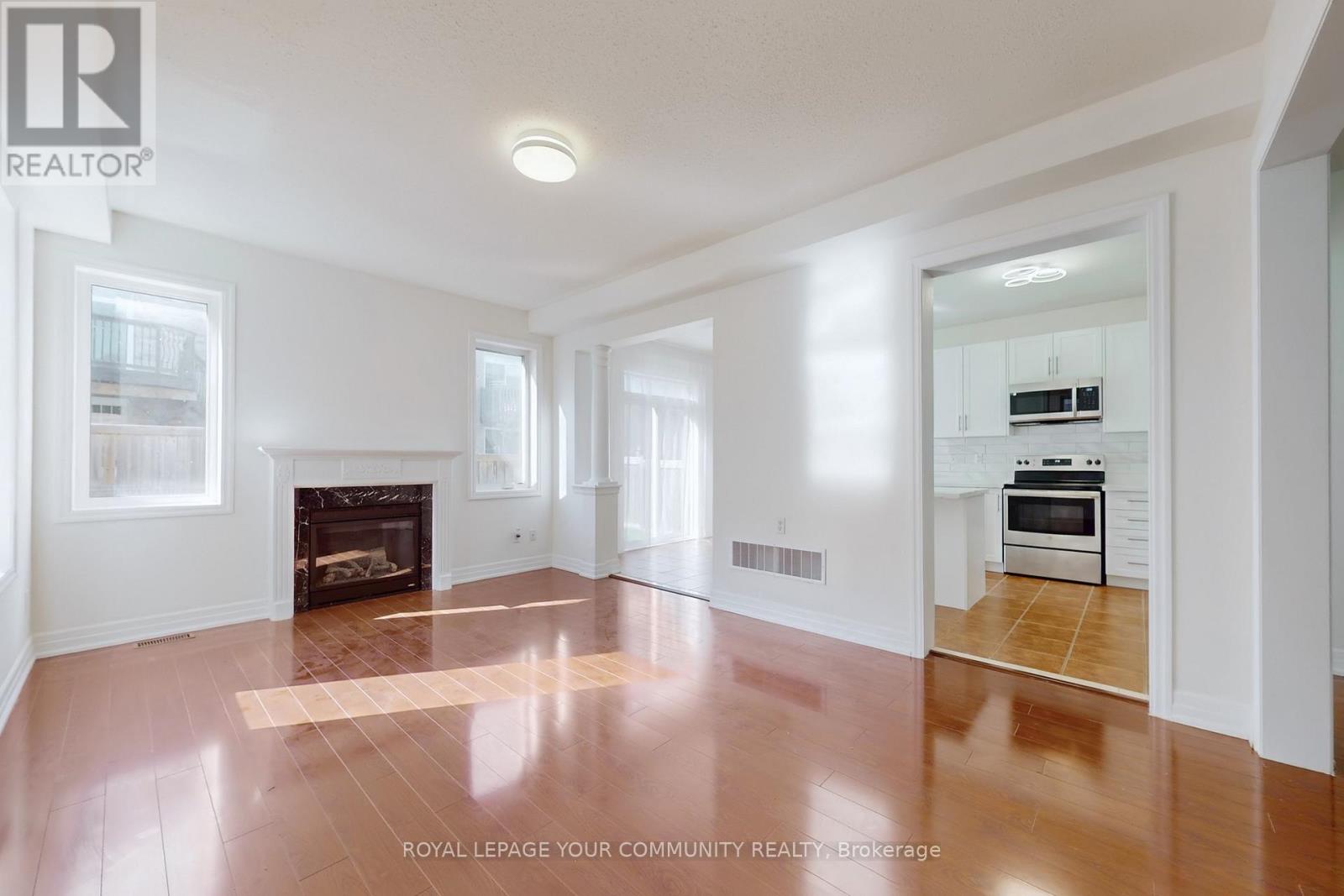 28 Fred Mason Street, Georgina (Keswick South), Ontario  L4P 0B2 - Photo 8 - N12436651