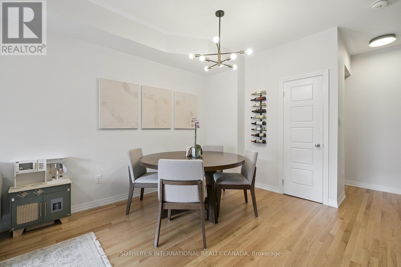 104 Bravo Lane, Newmarket, Ontario  L3X 0K8 - Photo 17 - N12436654