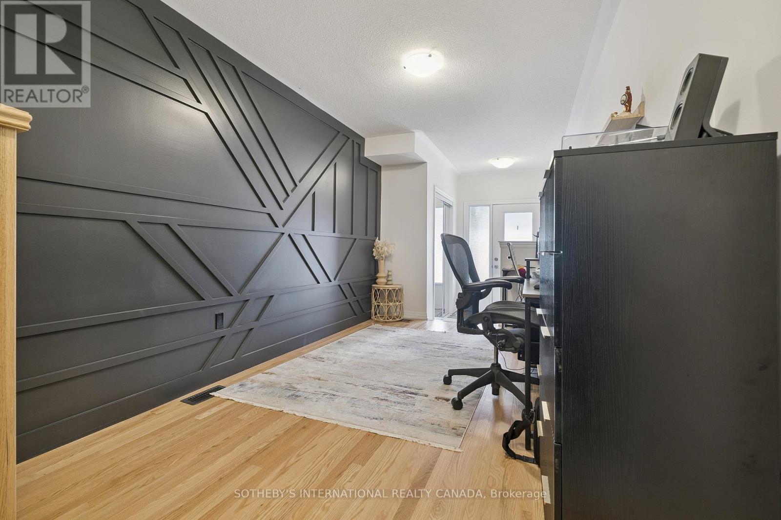 104 Bravo Lane, Newmarket, Ontario  L3X 0K8 - Photo 8 - N12436654