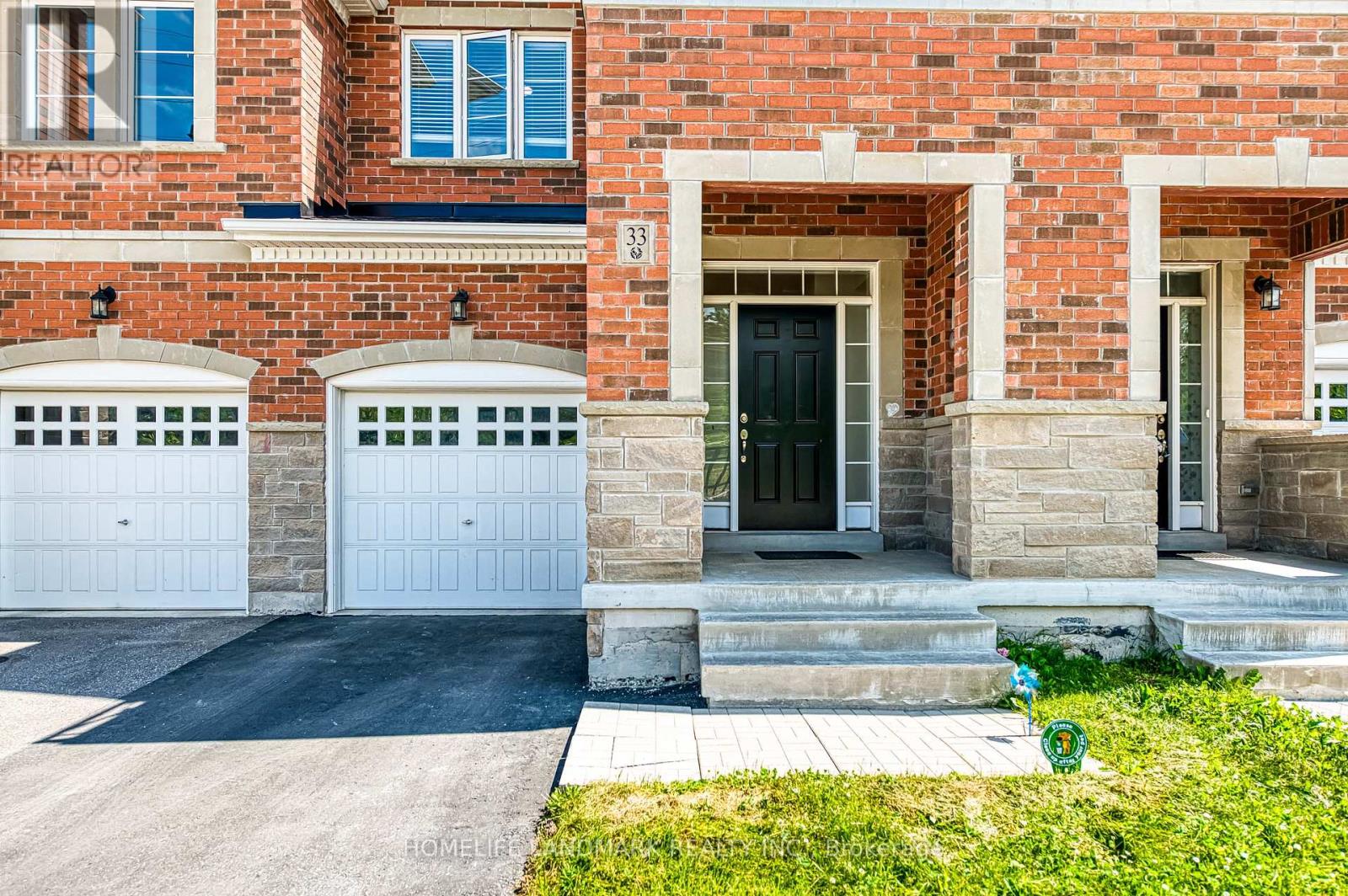 33 THORNAPPLE LANE, Richmond Hill, Ontario