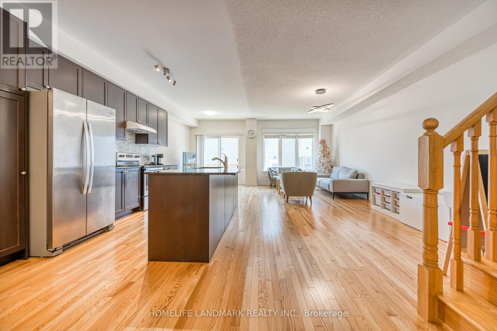 33 Thornapple Lane, Richmond Hill, Ontario  L4E 1E7 - Photo 10 - N12436667