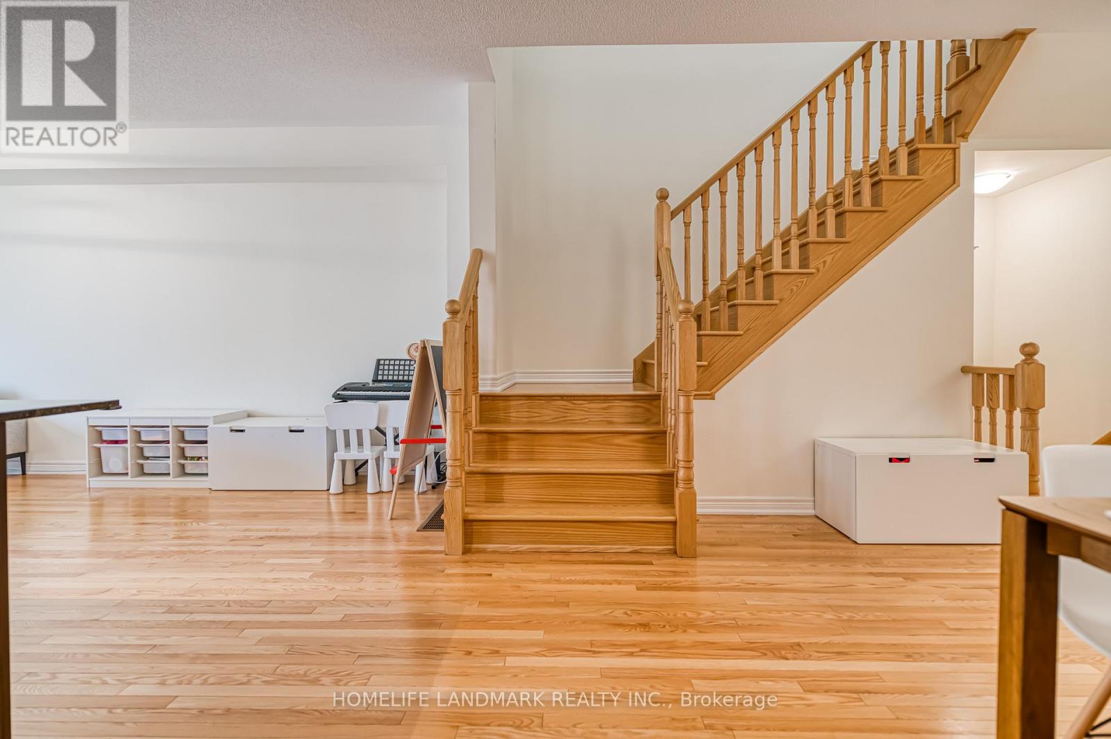 33 Thornapple Lane, Richmond Hill, Ontario  L4E 1E7 - Photo 12 - N12436667