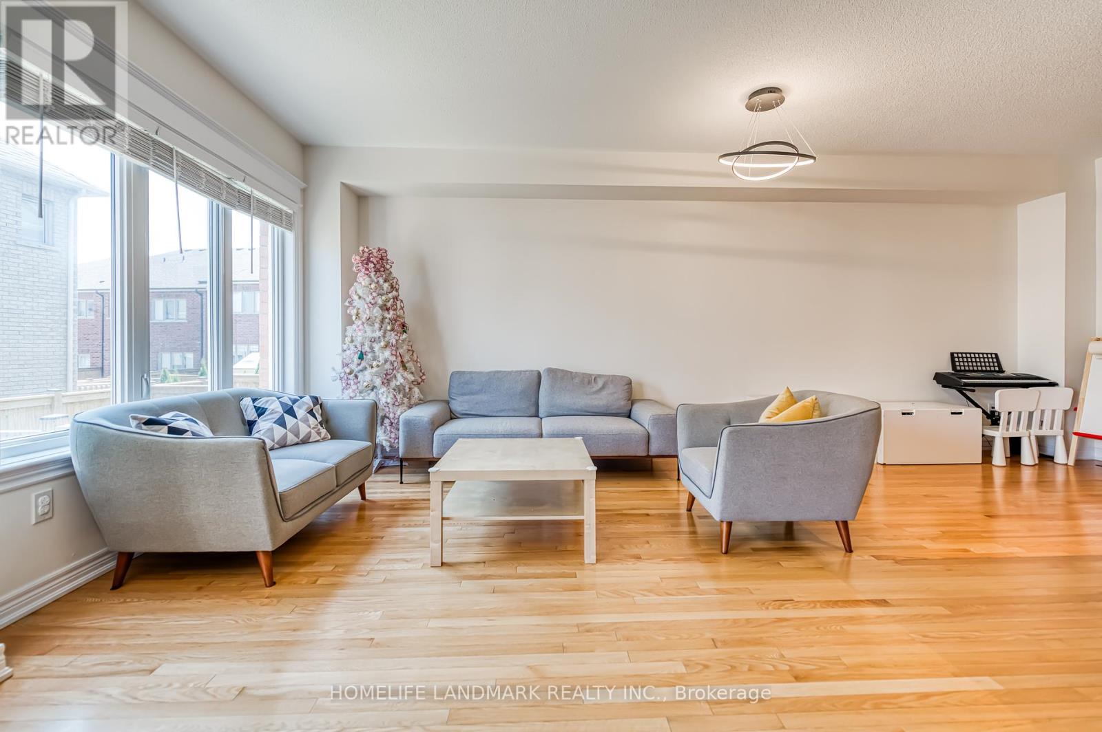 33 Thornapple Lane, Richmond Hill, Ontario  L4E 1E7 - Photo 16 - N12436667