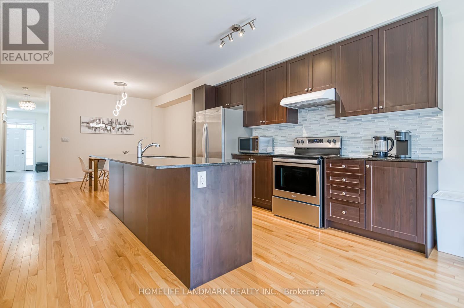 33 Thornapple Lane, Richmond Hill, Ontario  L4E 1E7 - Photo 18 - N12436667