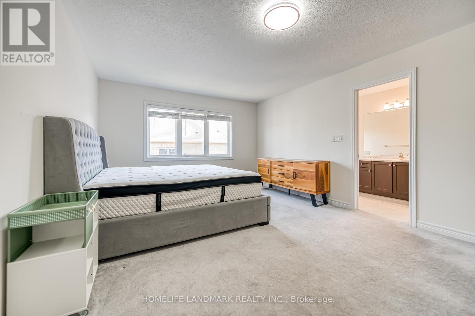 33 Thornapple Lane, Richmond Hill, Ontario  L4E 1E7 - Photo 23 - N12436667