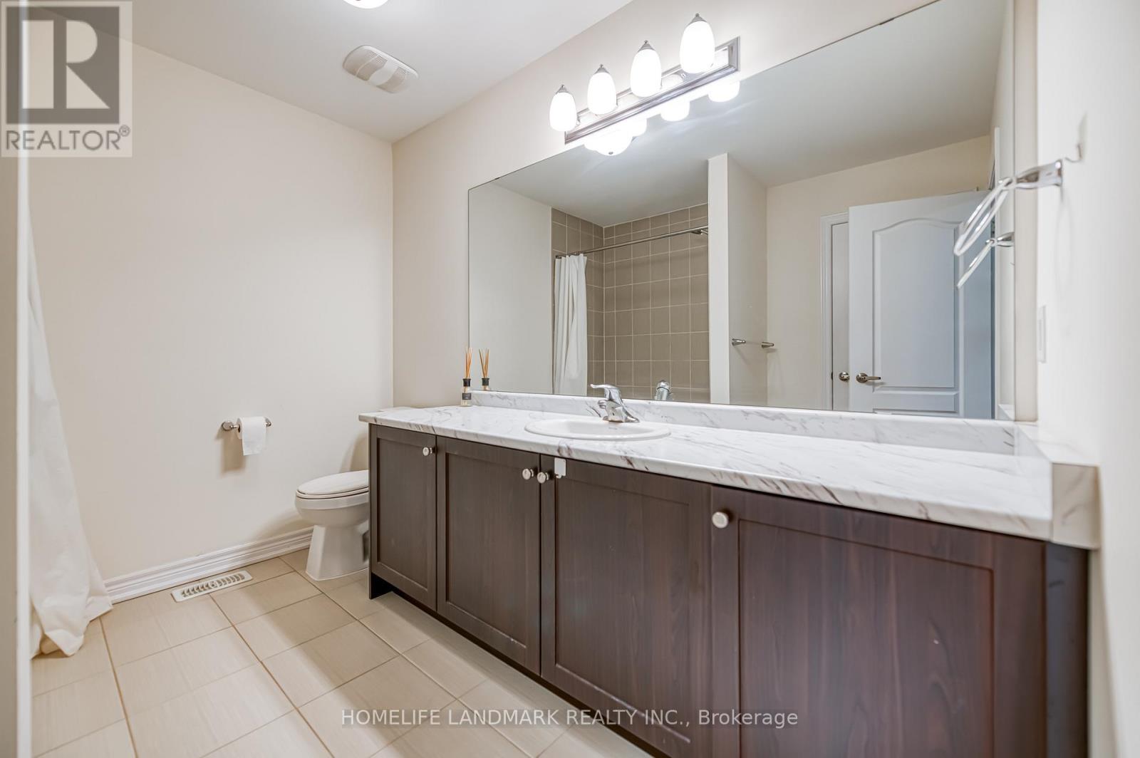 33 Thornapple Lane, Richmond Hill, Ontario  L4E 1E7 - Photo 30 - N12436667
