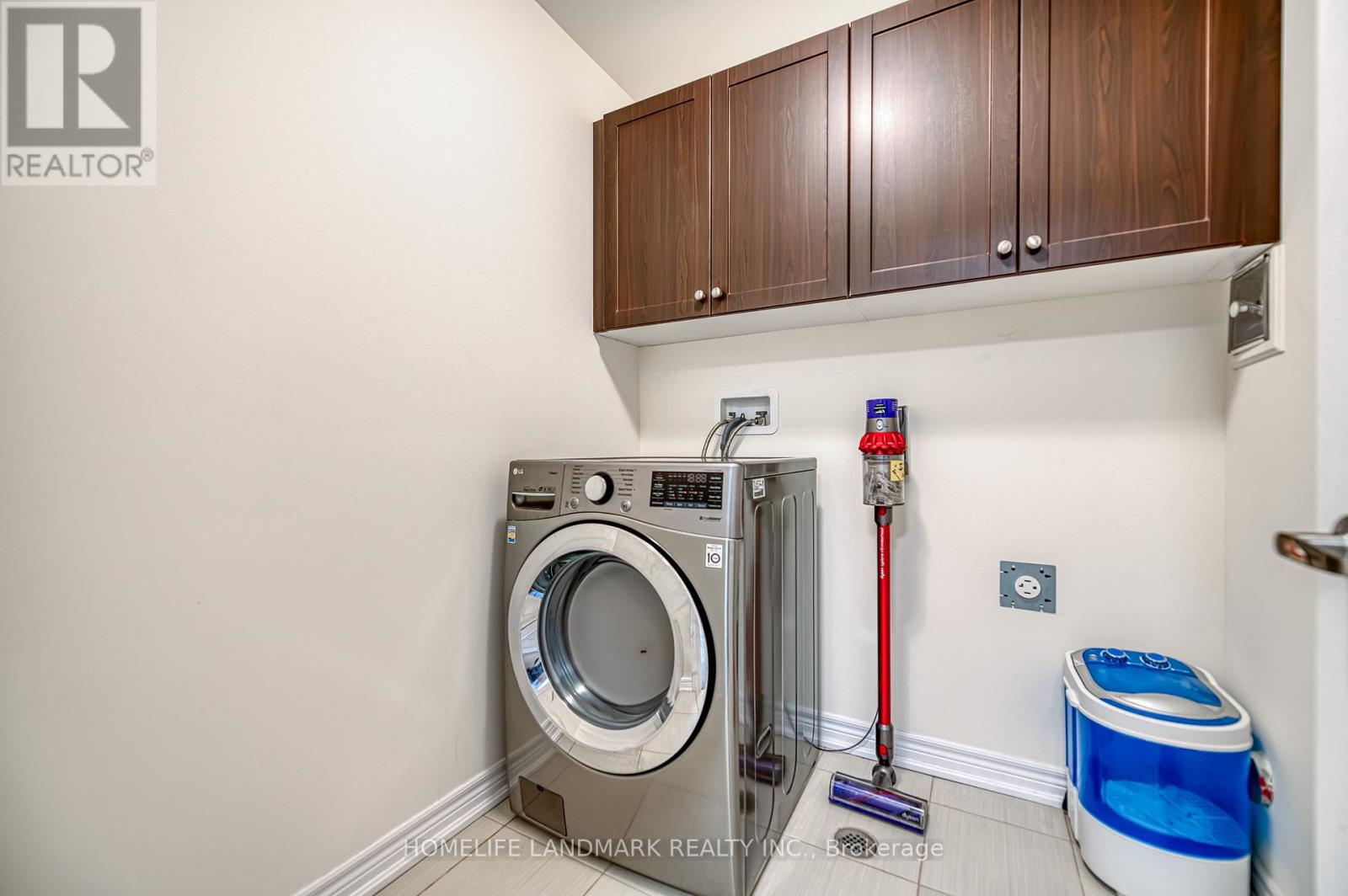 33 Thornapple Lane, Richmond Hill, Ontario  L4E 1E7 - Photo 33 - N12436667