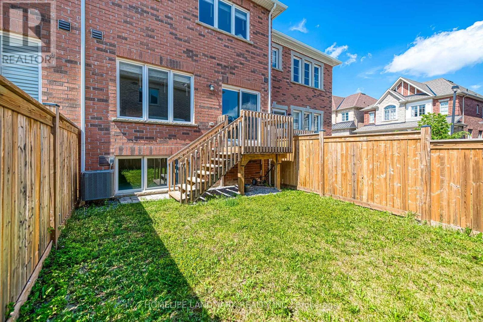 33 Thornapple Lane, Richmond Hill, Ontario  L4E 1E7 - Photo 36 - N12436667
