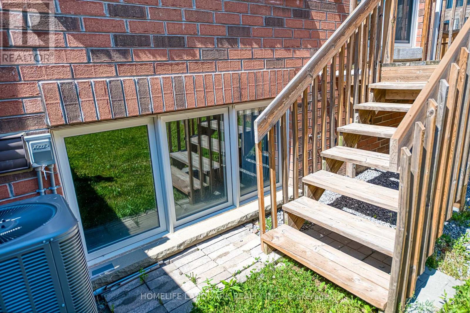 33 Thornapple Lane, Richmond Hill, Ontario  L4E 1E7 - Photo 38 - N12436667