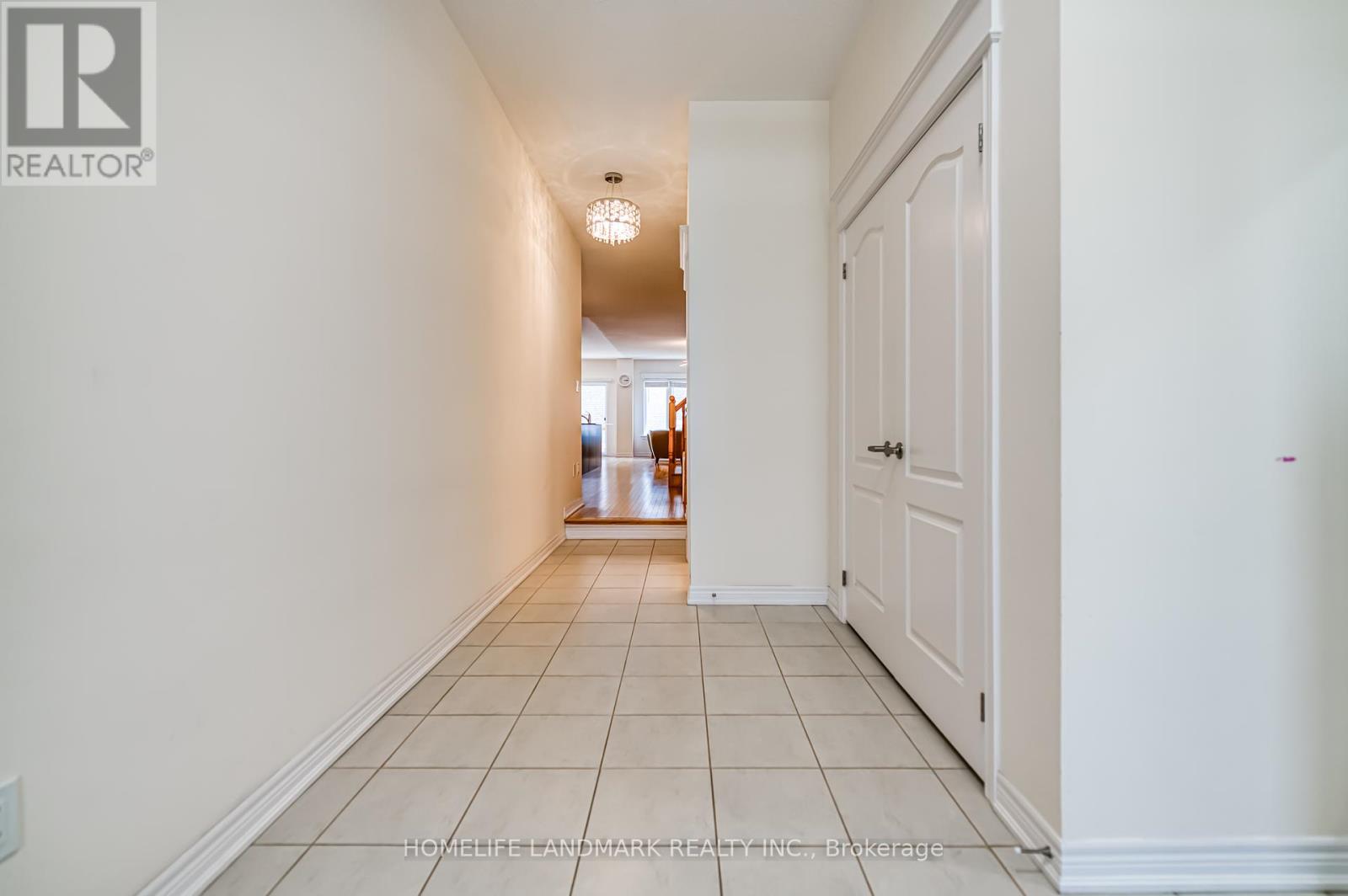 33 Thornapple Lane, Richmond Hill, Ontario  L4E 1E7 - Photo 5 - N12436667