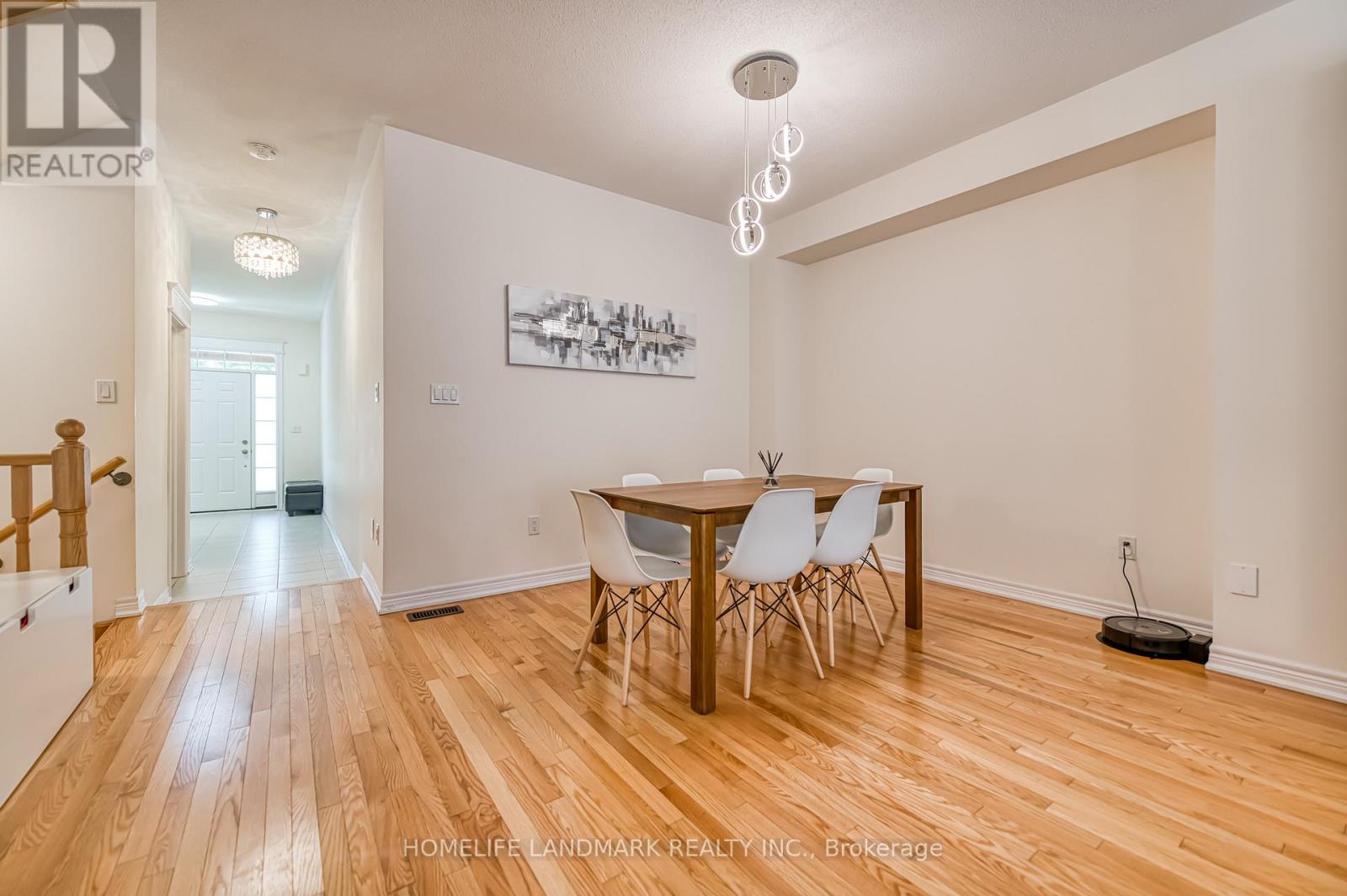 33 Thornapple Lane, Richmond Hill, Ontario  L4E 1E7 - Photo 9 - N12436667