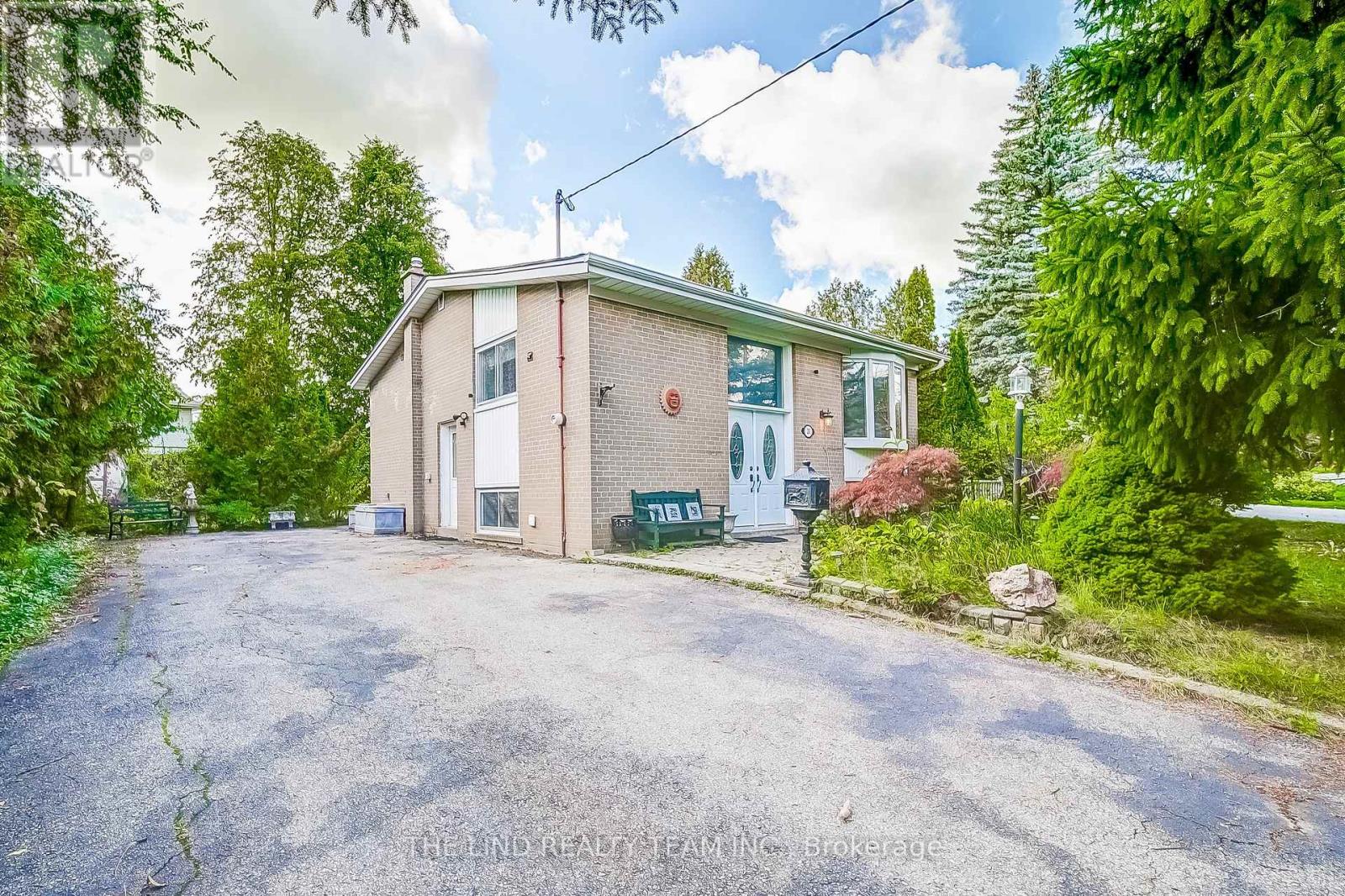 20 Haida Drive, Aurora, Ontario  L4G 3C7 - Photo 1 - N12436693