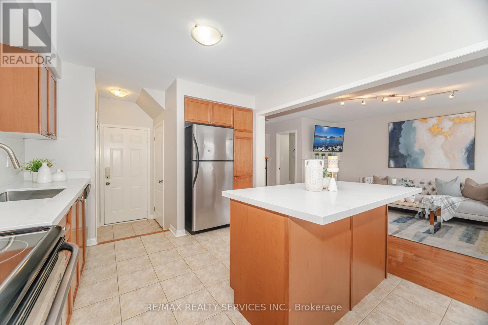 31 Georgian Road, Brampton, Ontario  L6X 0L8 - Photo 16 - W12436604