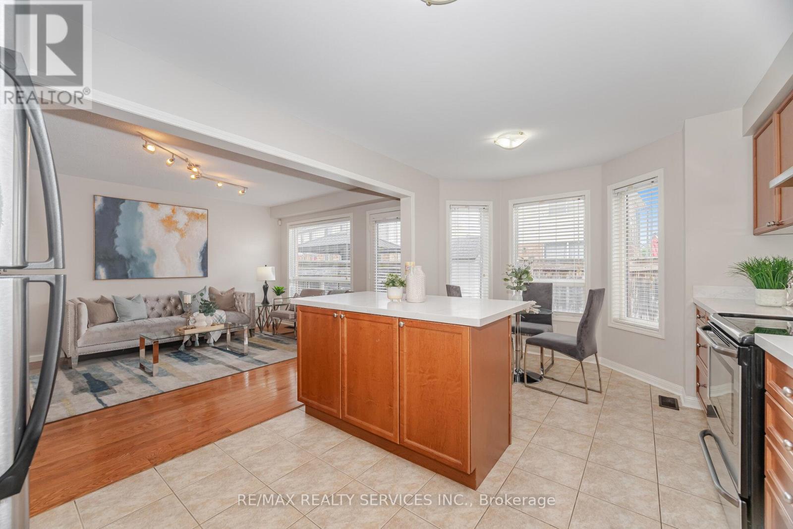31 Georgian Road, Brampton, Ontario  L6X 0L8 - Photo 18 - W12436604