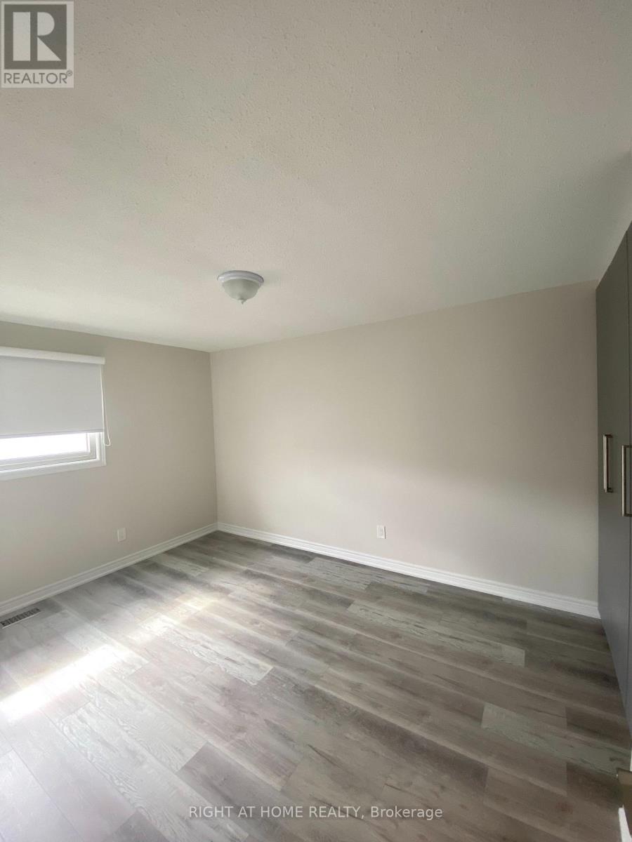 118 Avening Drive, Toronto, Ontario  M9V 4E6 - Photo 10 - W12436605