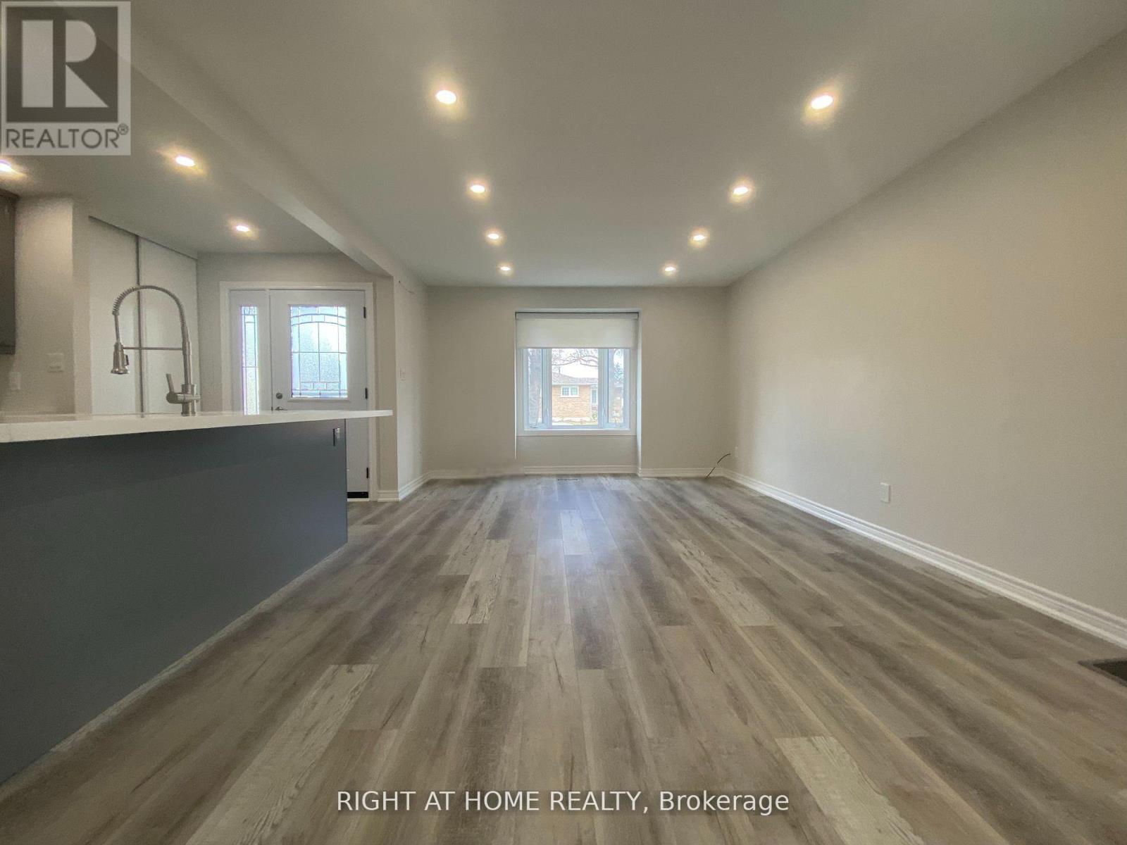 118 Avening Drive, Toronto, Ontario  M9V 4E6 - Photo 2 - W12436605