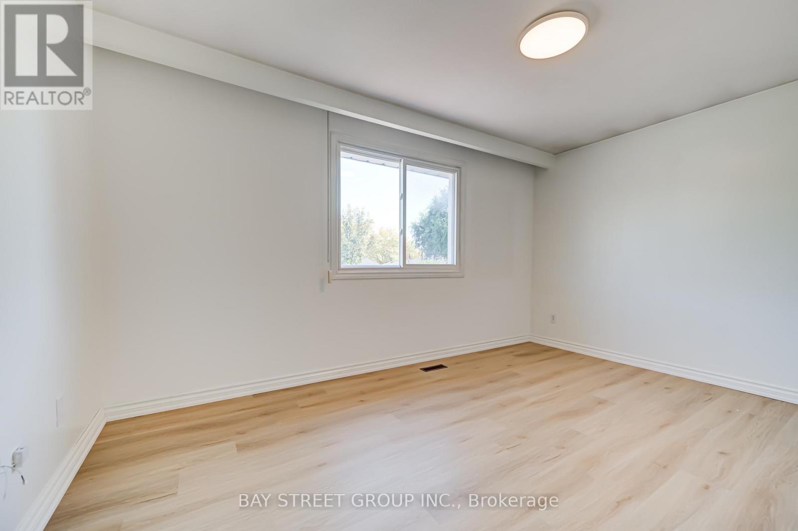 3420 Charmaine Heights, Mississauga, Ontario  L5A 3C1 - Photo 31 - W12436611