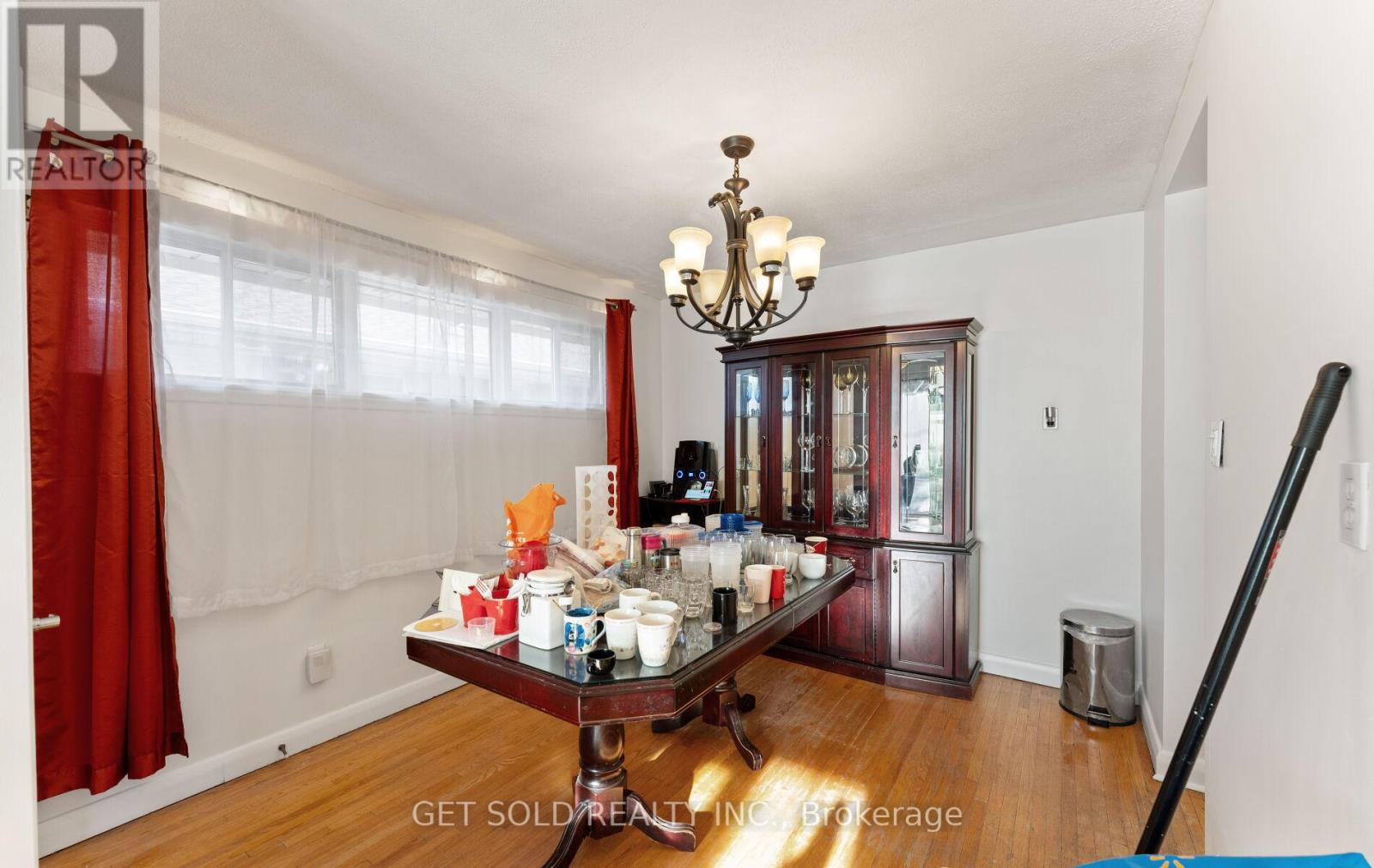 39 Pakenham Drive, Toronto, Ontario  M9W 4B2 - Photo 10 - W12436619