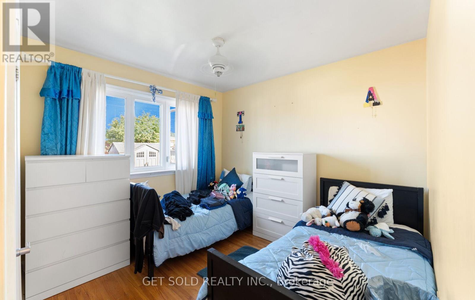 39 Pakenham Drive, Toronto, Ontario  M9W 4B2 - Photo 19 - W12436619