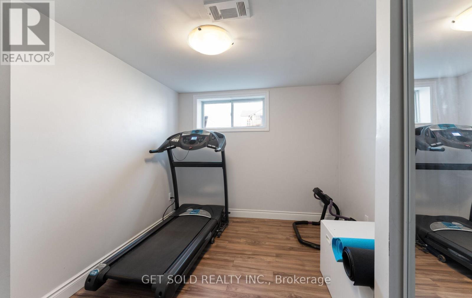 39 Pakenham Drive, Toronto, Ontario  M9W 4B2 - Photo 32 - W12436619