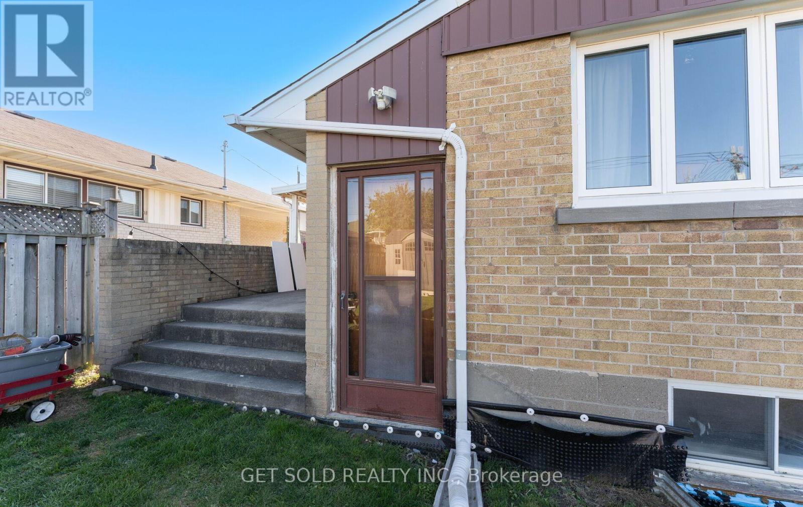 39 Pakenham Drive, Toronto, Ontario  M9W 4B2 - Photo 39 - W12436619