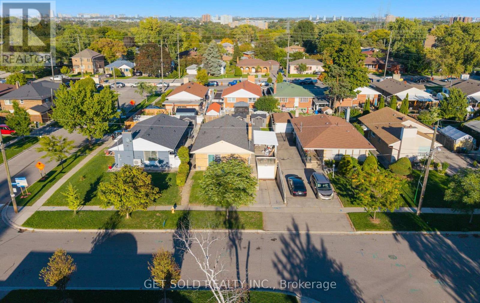 39 Pakenham Drive, Toronto, Ontario  M9W 4B2 - Photo 46 - W12436619