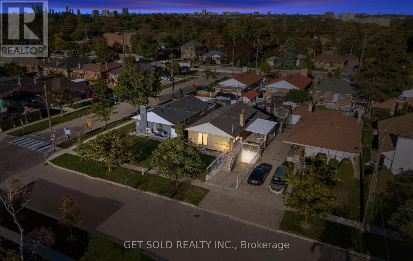 39 Pakenham Drive, Toronto, Ontario  M9W 4B2 - Photo 47 - W12436619