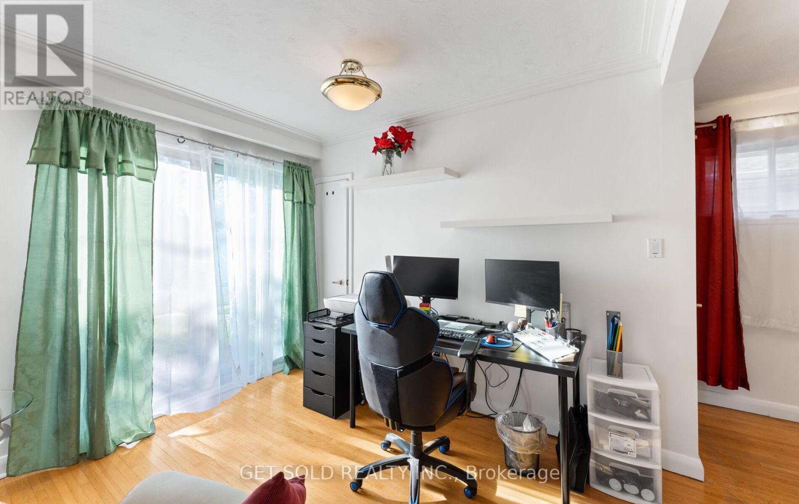 39 Pakenham Drive, Toronto, Ontario  M9W 4B2 - Photo 6 - W12436619