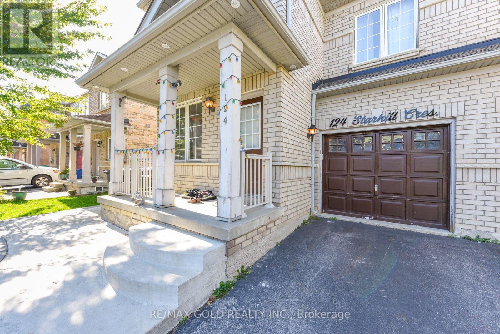 124 Starhill Crescent, Brampton, Ontario  L6R 2P8 - Photo 3 - W12436621