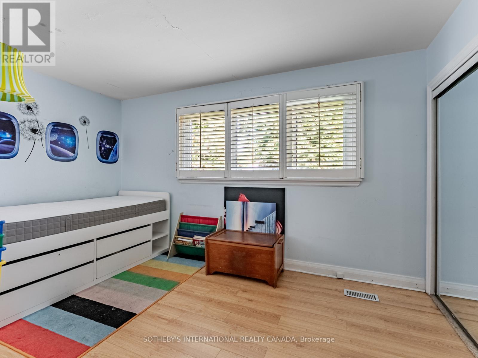 1218 Lakebreeze Drive, Mississauga, Ontario  L5G 3W6 - Photo 21 - W12436661