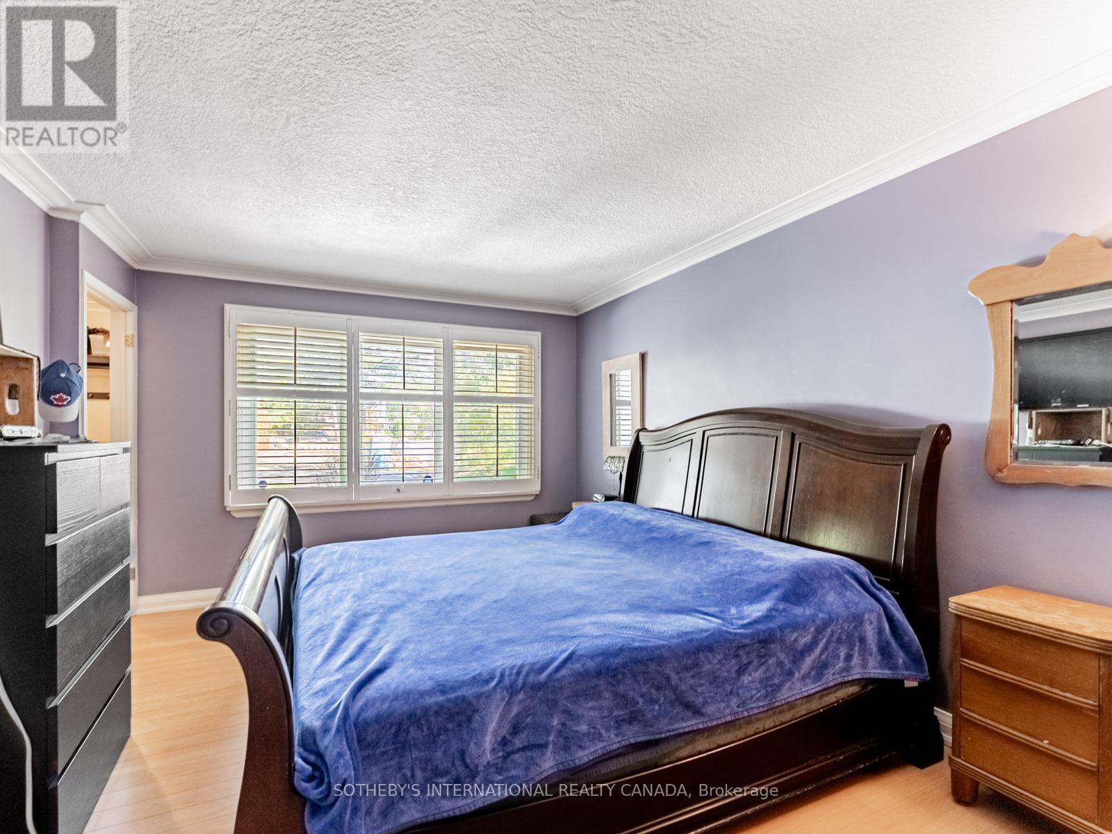 1218 Lakebreeze Drive, Mississauga, Ontario  L5G 3W6 - Photo 22 - W12436661