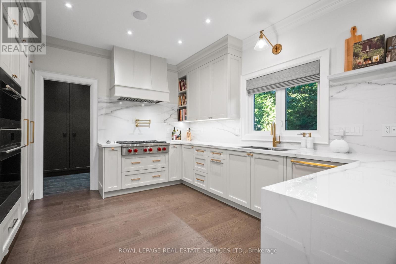 132 Strath Avenue, Toronto, Ontario  M8X 1R5 - Photo 10 - W12436678