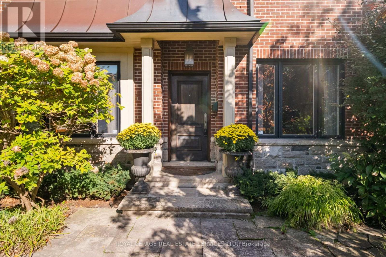 132 Strath Avenue, Toronto, Ontario  M8X 1R5 - Photo 2 - W12436678