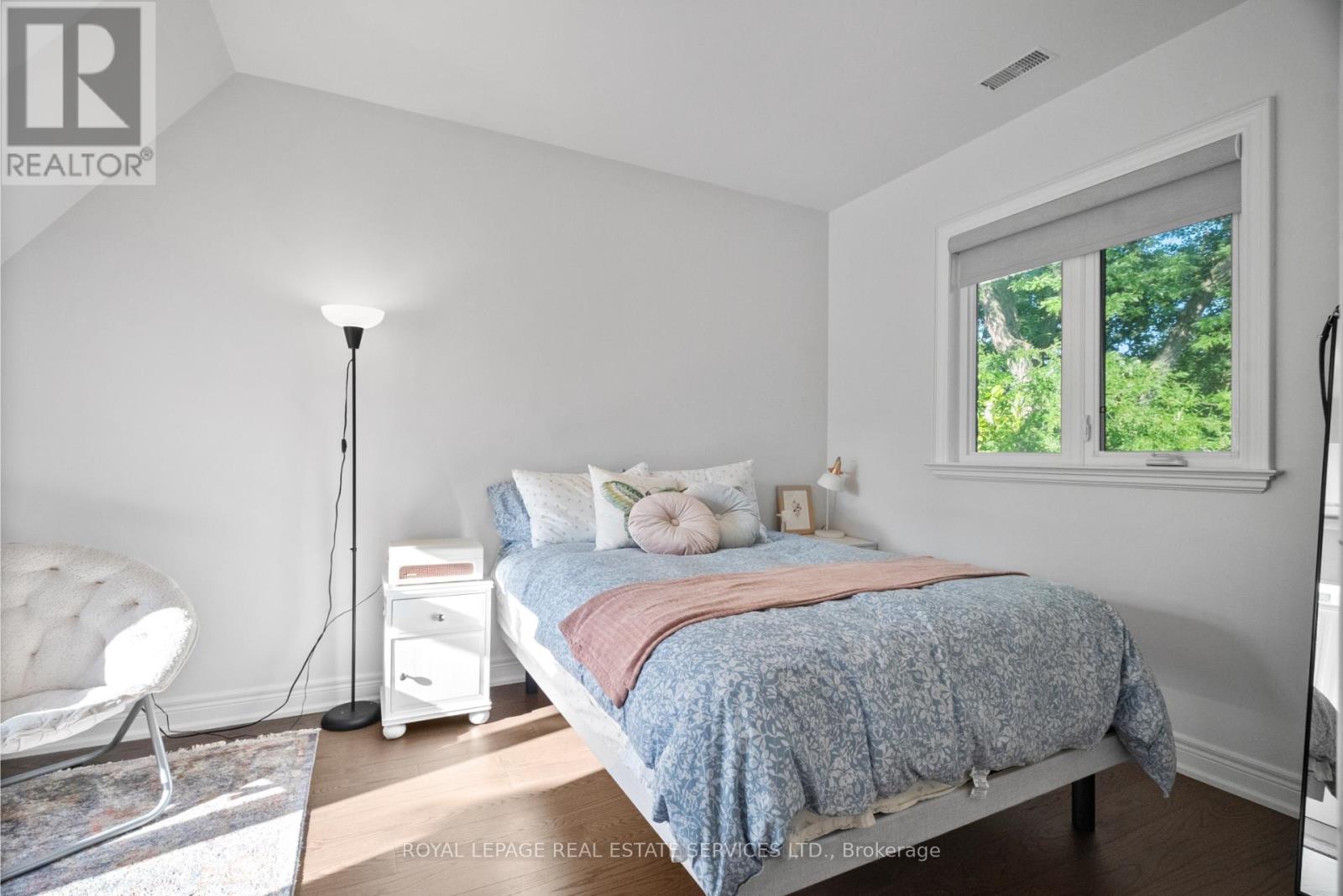 132 Strath Avenue, Toronto, Ontario  M8X 1R5 - Photo 31 - W12436678