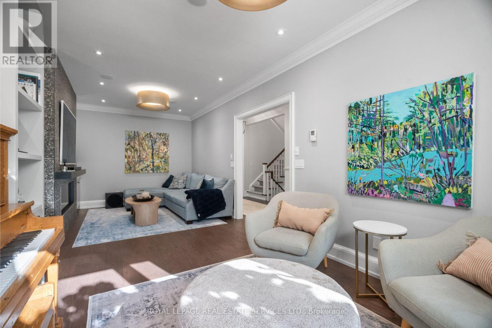 132 Strath Avenue, Toronto, Ontario  M8X 1R5 - Photo 8 - W12436678