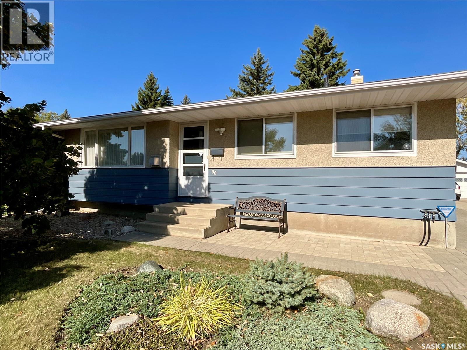 90 Hammond Road, Regina, Saskatchewan  S4R 3C6 - Photo 1 - SK019730