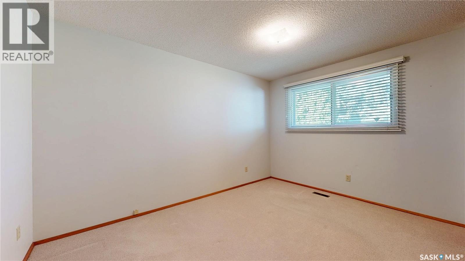 90 Hammond Road, Regina, Saskatchewan  S4R 3C6 - Photo 11 - SK019730