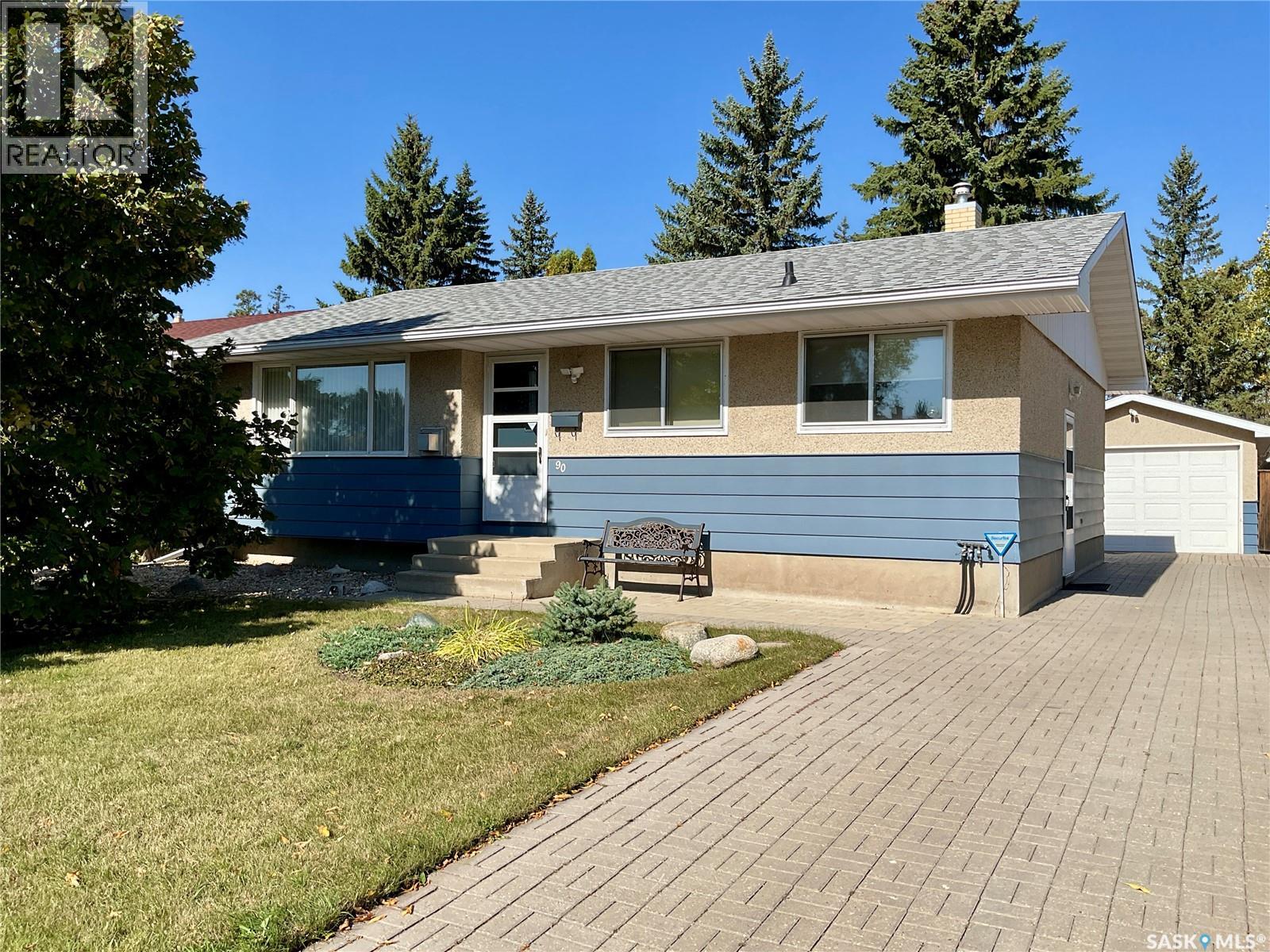 90 Hammond Road, Regina, Saskatchewan  S4R 3C6 - Photo 2 - SK019730