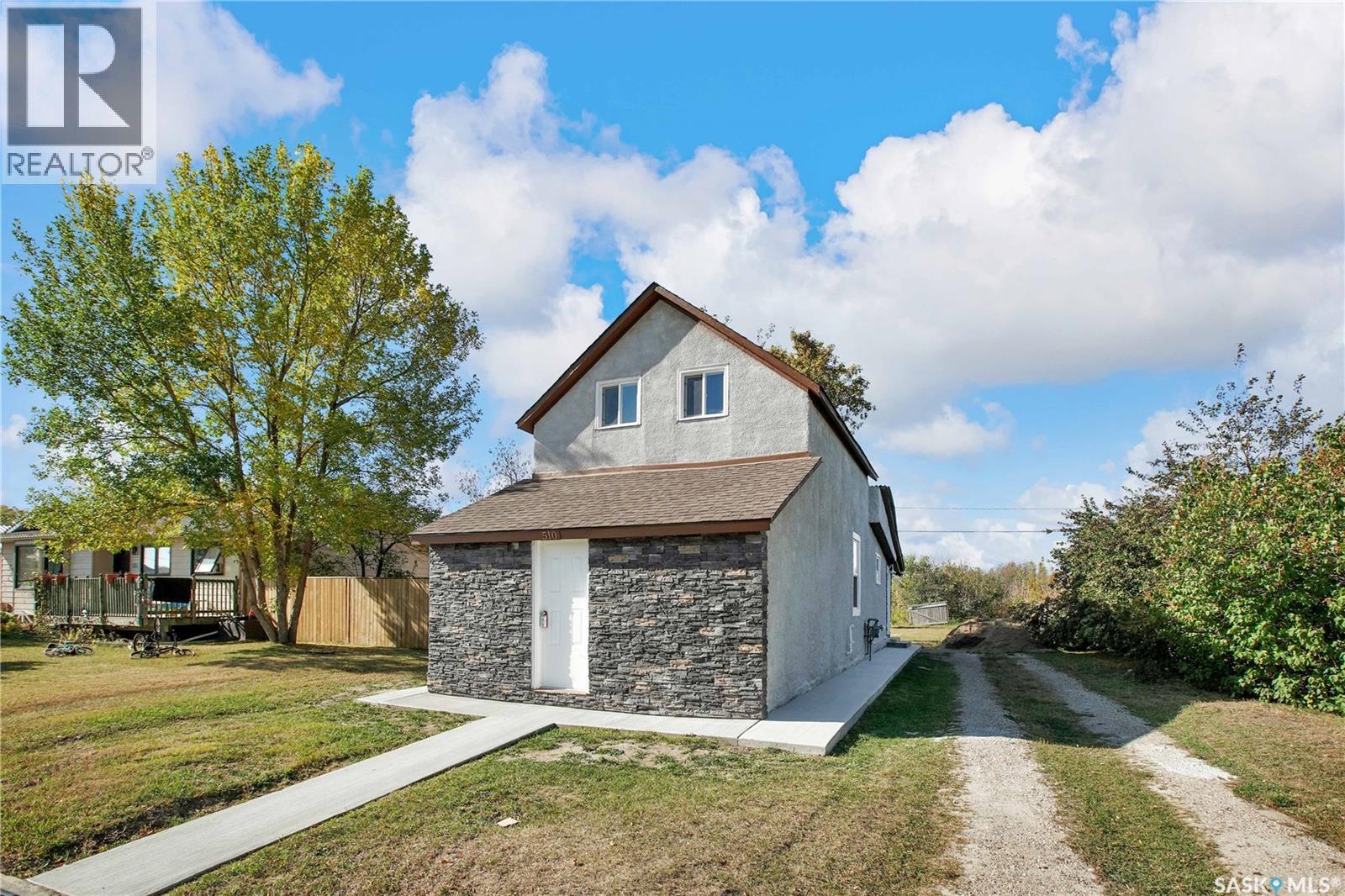510 3rd Street W, Delisle, Saskatchewan  S0L 0P0 - Photo 1 - SK019631
