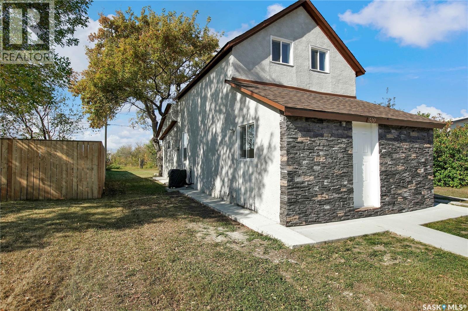 510 3rd Street W, Delisle, Saskatchewan  S0L 0P0 - Photo 2 - SK019631
