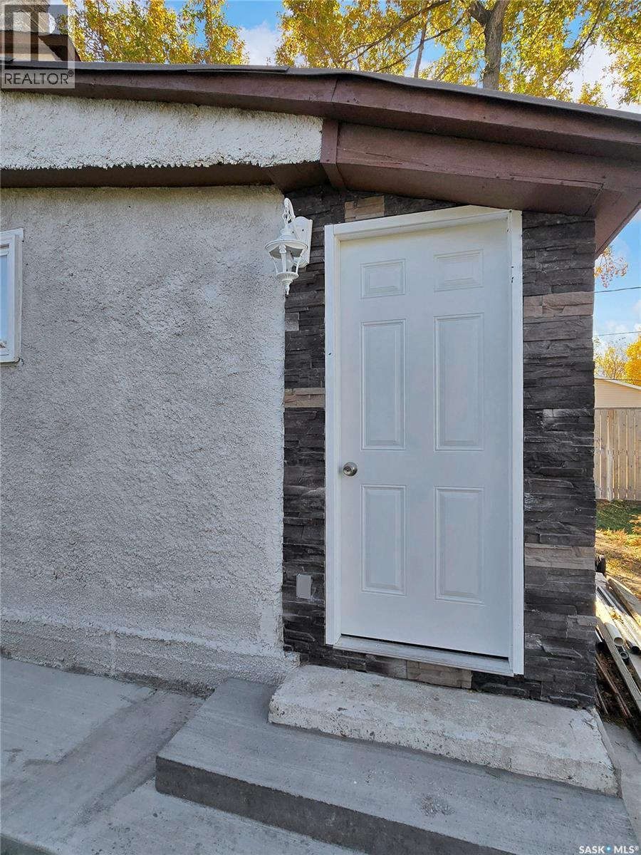 510 3rd Street W, Delisle, Saskatchewan  S0L 0P0 - Photo 3 - SK019631
