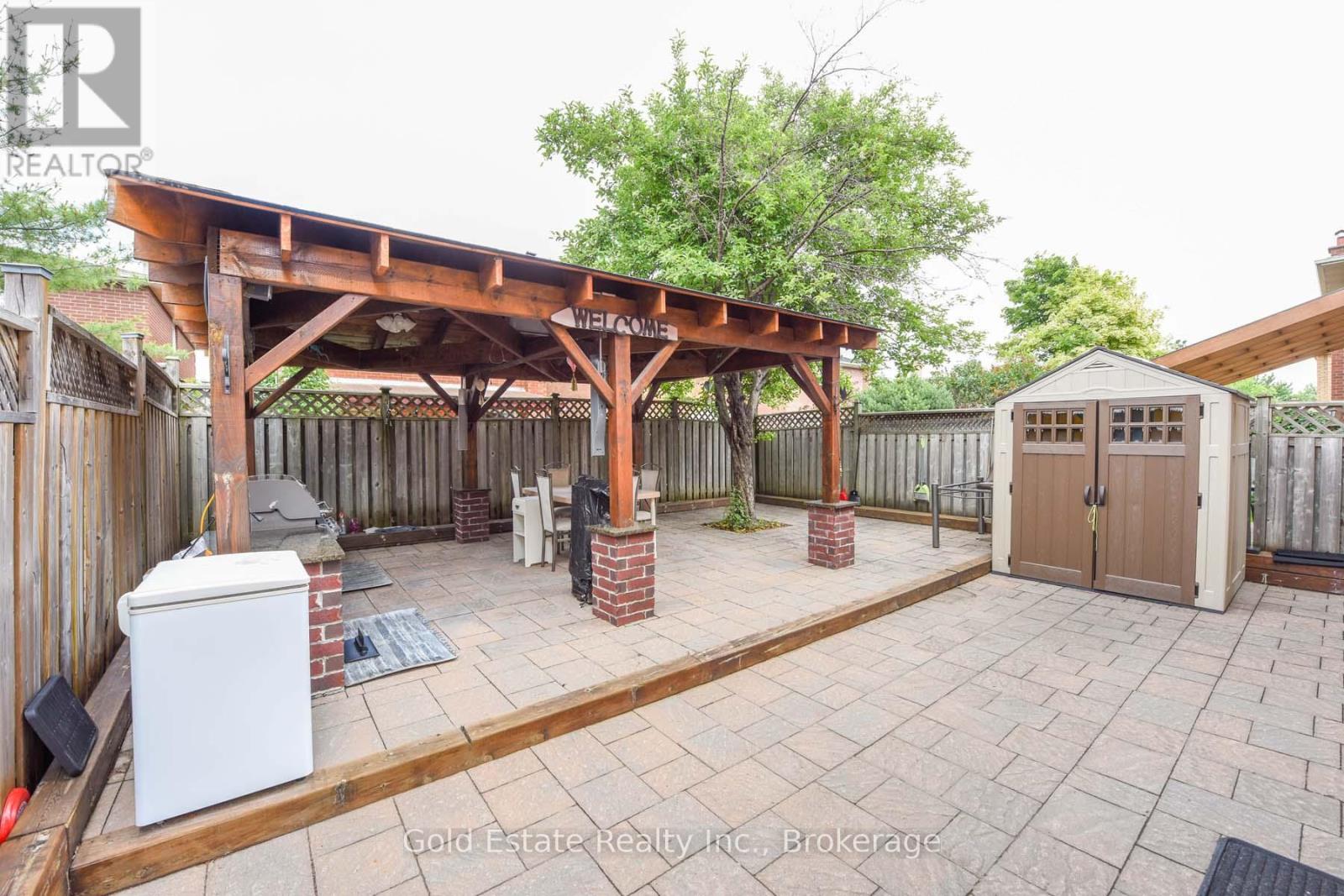 16 Langholm Court, Brampton, Ontario  L6Z 2Y1 - Photo 37 - W12299833
