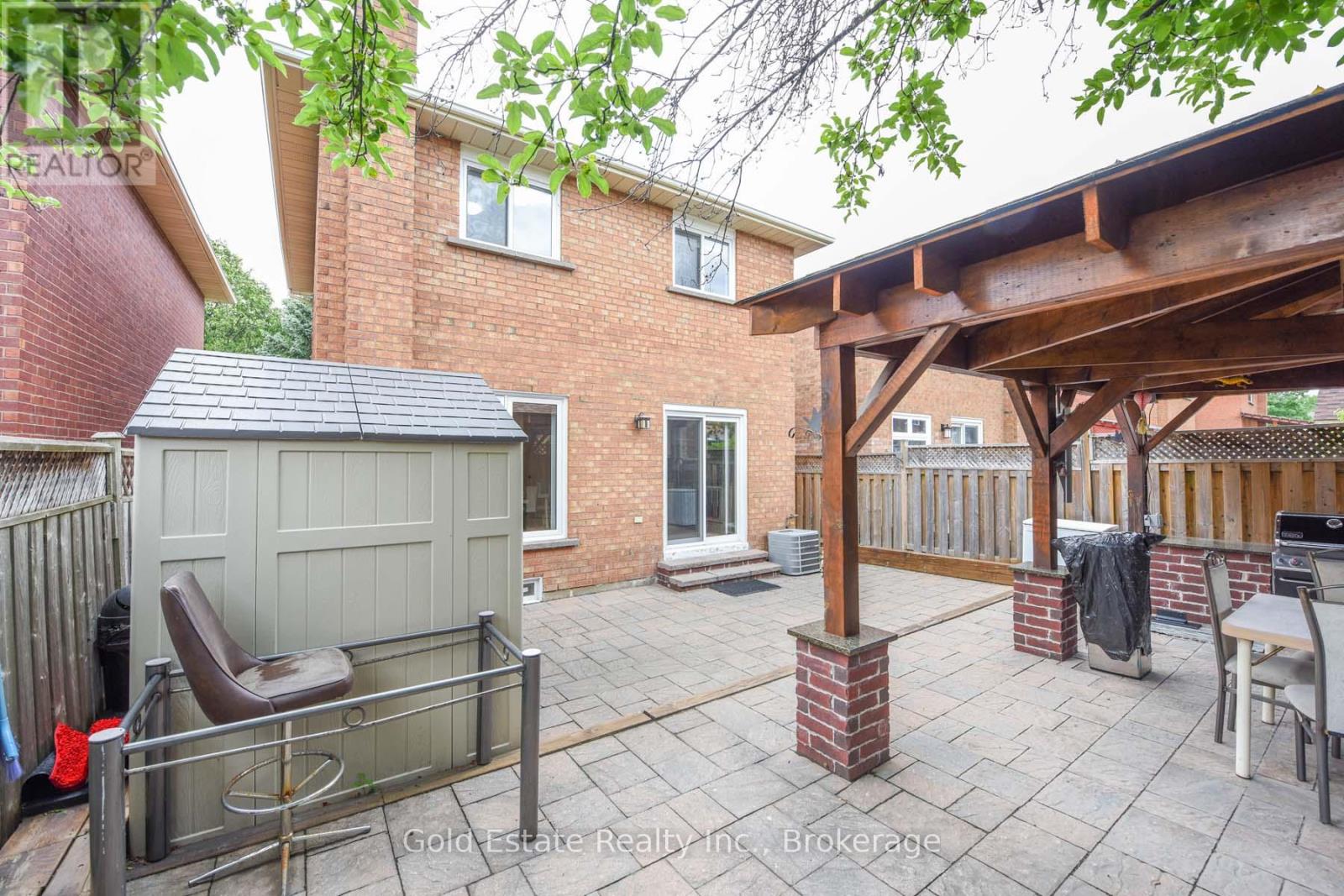 16 Langholm Court, Brampton, Ontario  L6Z 2Y1 - Photo 40 - W12299833