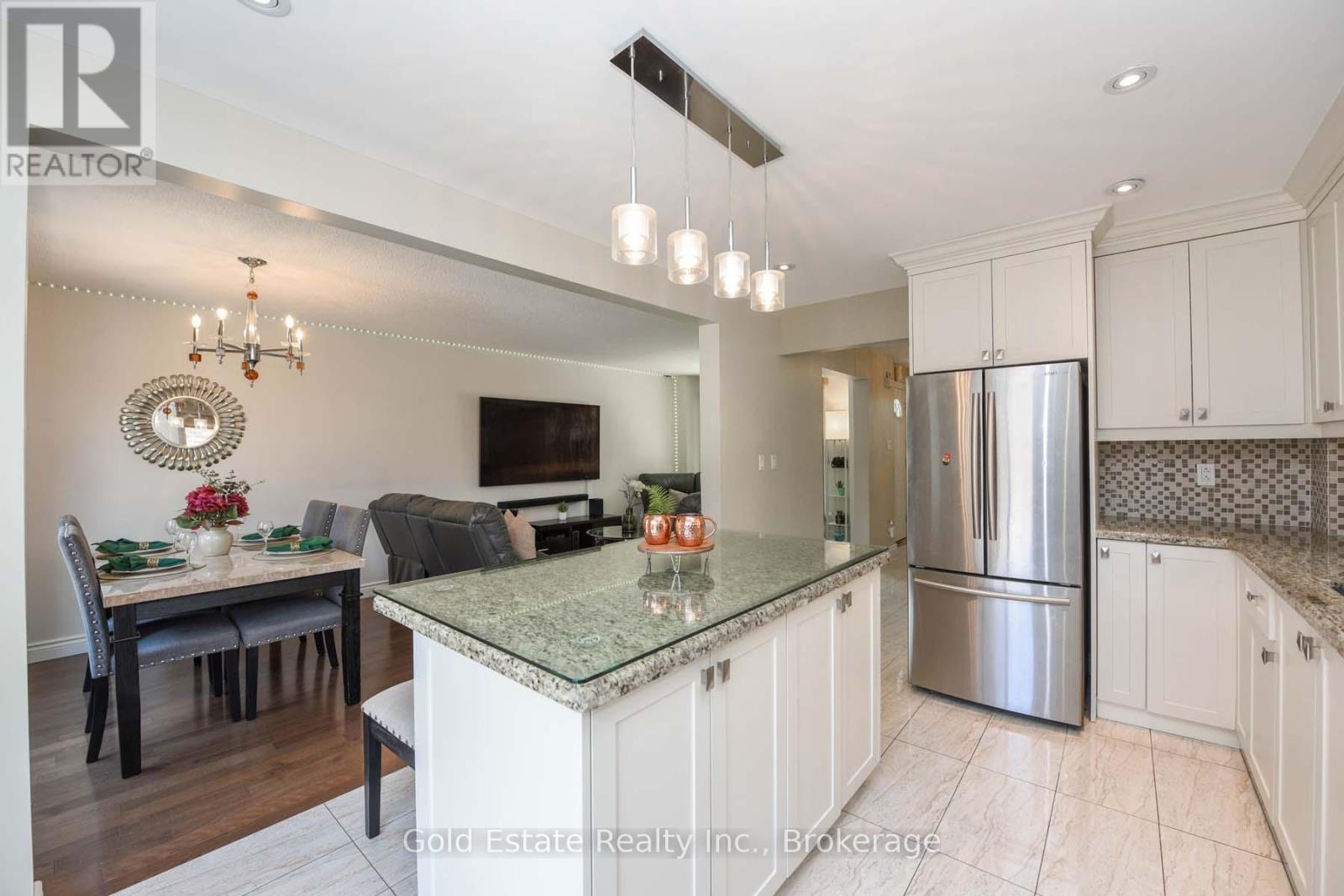 16 Langholm Court, Brampton, Ontario  L6Z 2Y1 - Photo 17 - W12299833