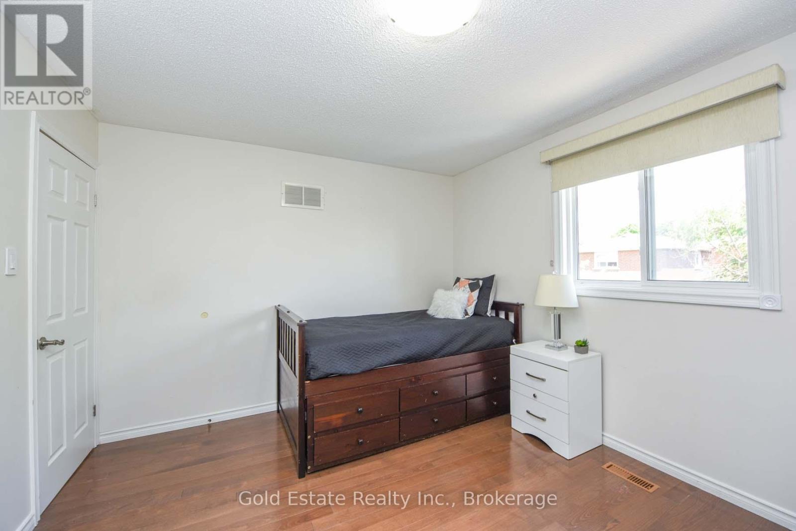 16 Langholm Court, Brampton, Ontario  L6Z 2Y1 - Photo 25 - W12299833