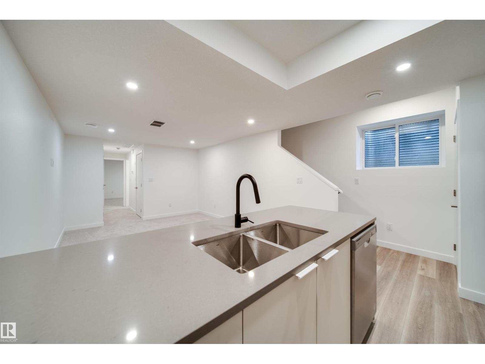 8522 80 Av Nw, Edmonton, Alberta  T6C 0W3 - Photo 5 - E4460187