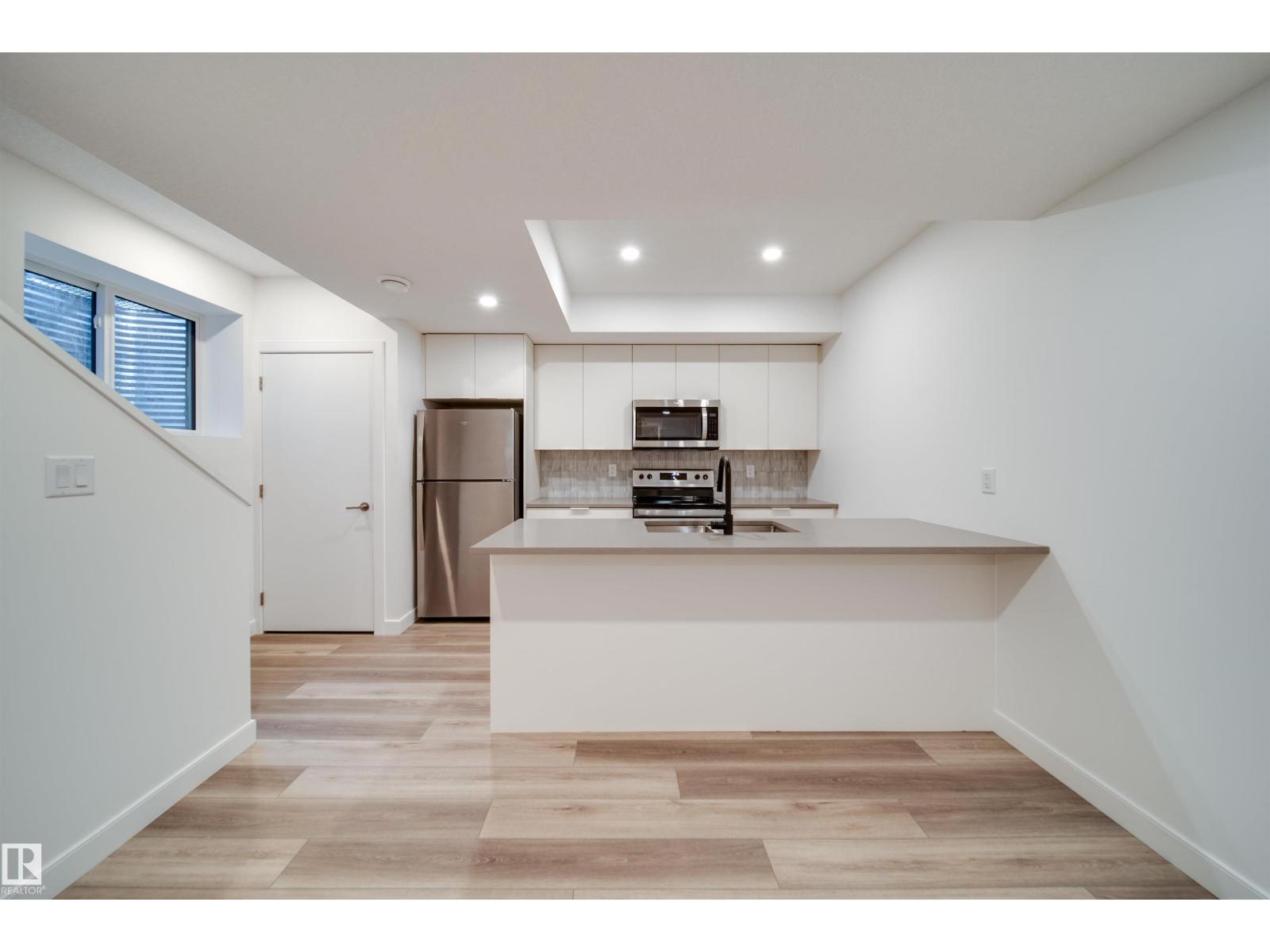 8522 80 Av Nw, Edmonton, Alberta  T6C 0W3 - Photo 6 - E4460187
