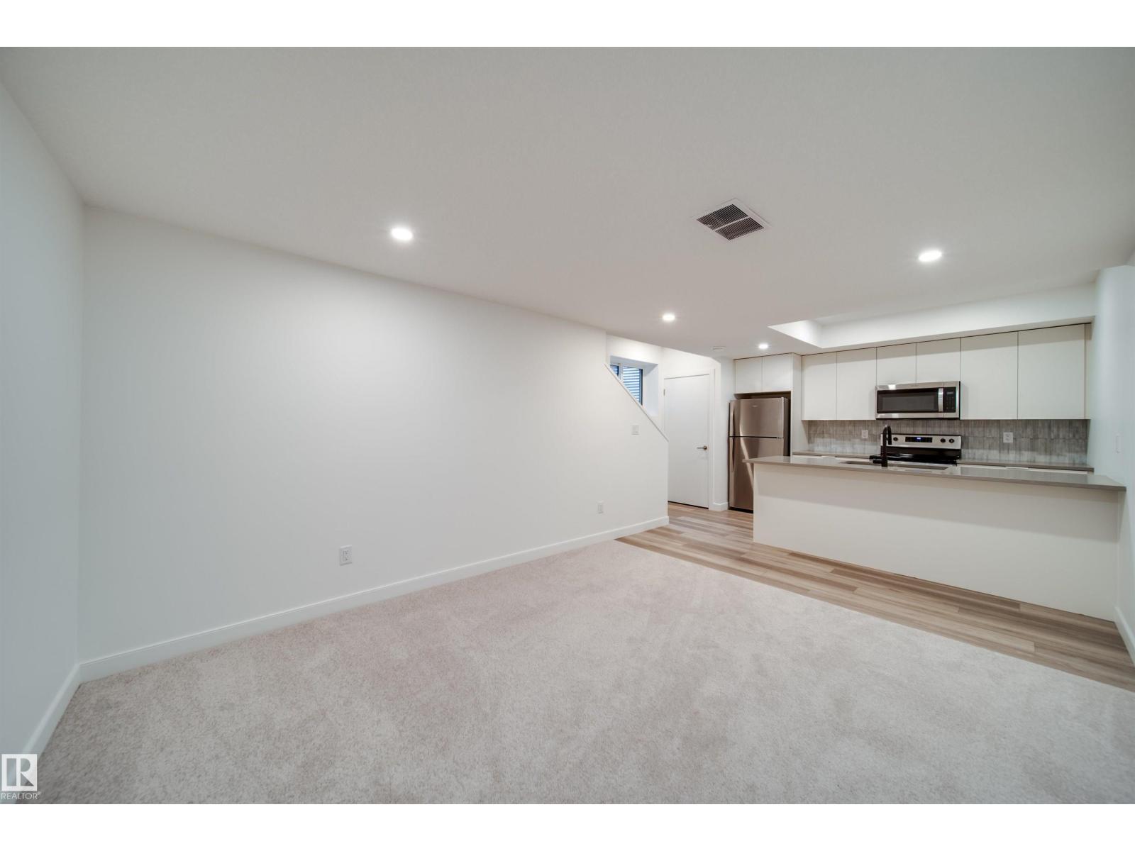 8522 80 Av Nw, Edmonton, Alberta  T6C 0W3 - Photo 9 - E4460187
